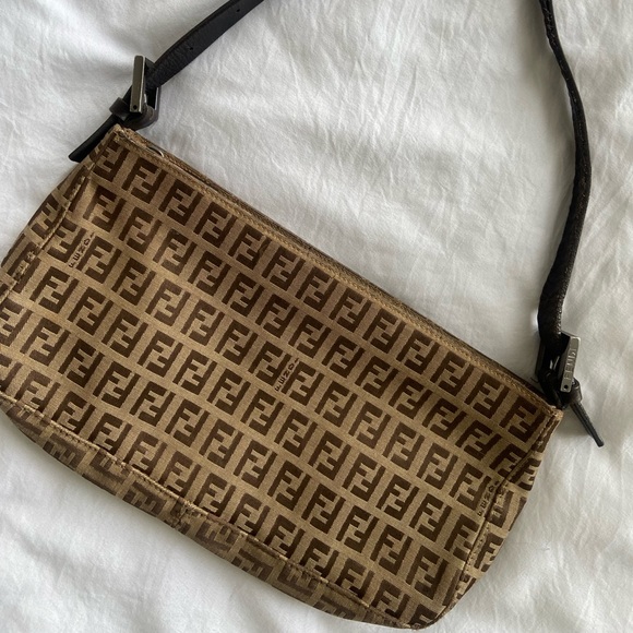 Vintage Fendi bag - Picture 2 of 5